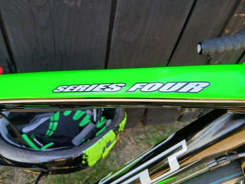 Series four road bike 700c - four,