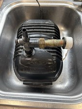 Blagdon  Pond Master Amphibious Pump With Filter Box