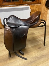 Ideal dressage saddle 17.5