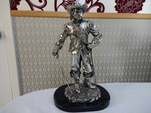 Musketeer sculpture figurine - sculpture,