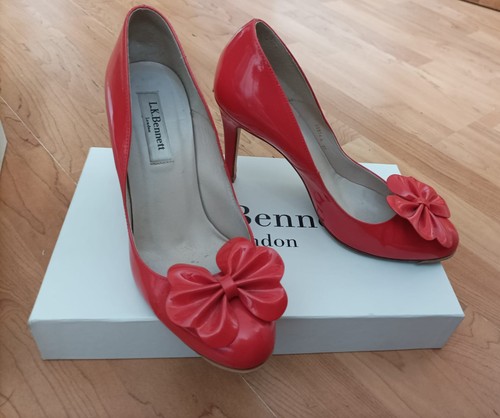 Red rockabilly vintage style