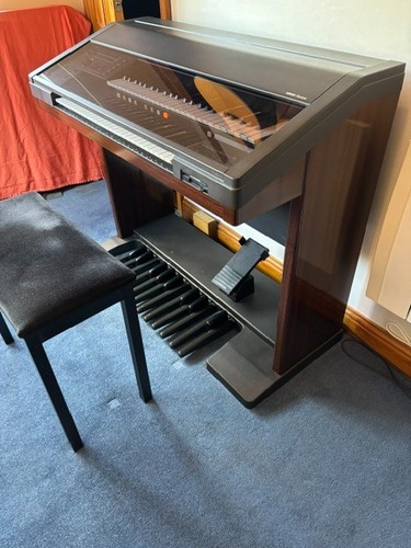 Yamaha electone organ - 70,