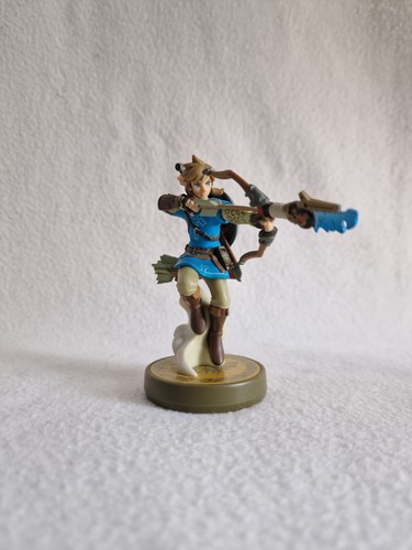 Archer link amiibo figure - link,