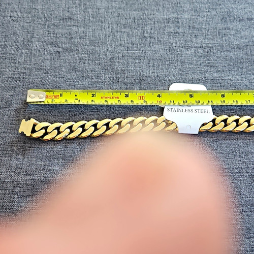 Gold tone stainless steel curb - gold,