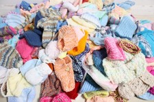 100 X Hand Knitted Infants Babies Socks Hats Mitts Job Lot Bundle