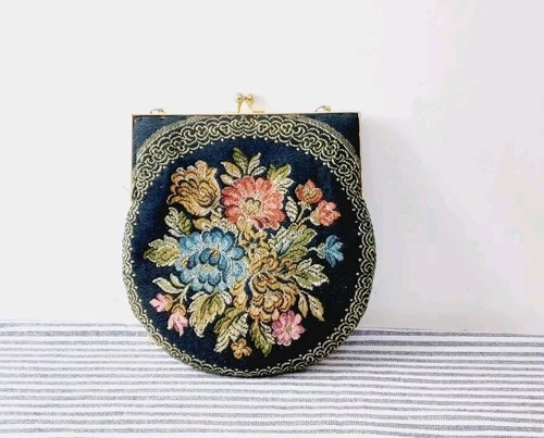 Stunning vintage evening bag - stunning,