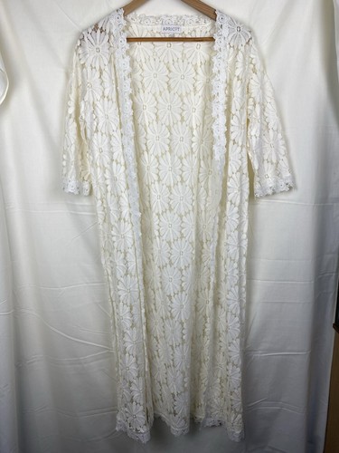 Apricot white floral daisy - apricot,