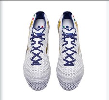 Football shoes size 7 Diadora