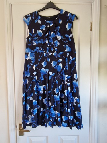 Roman black blue floral fit - roman,