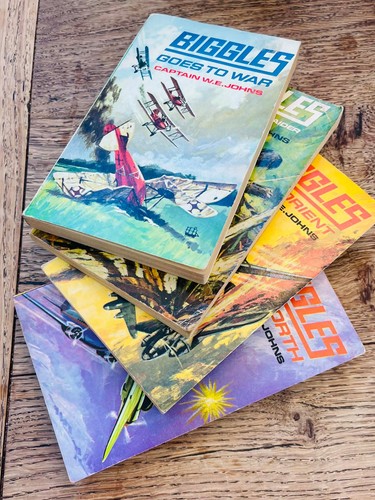 Biggles job lot - lot:, x