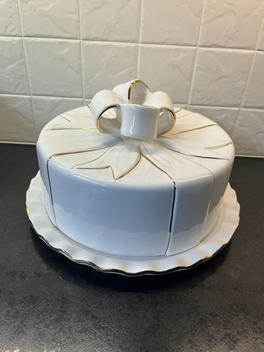 Large covered cake plate - large,