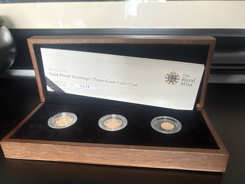 Royal mint 2010 - royal, gold