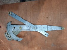 Austin / Rover metro 5 door drivers side rear manual window regulator