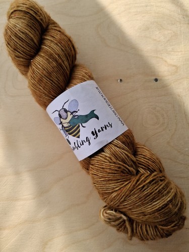 Bumbling yarns hand dyed - yarns, hand-dyed