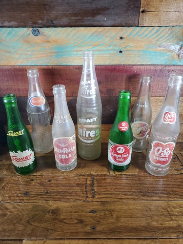 Lot vintage soda bottles - of, 7