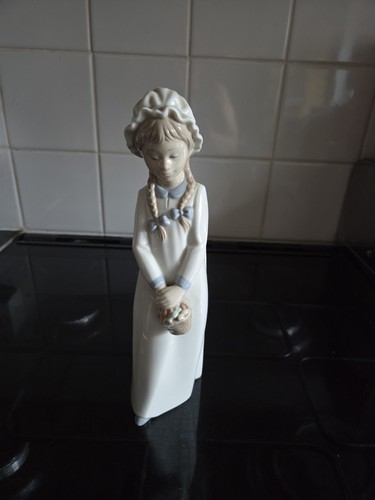 Lladro zaphir girl - zaphir, figurine