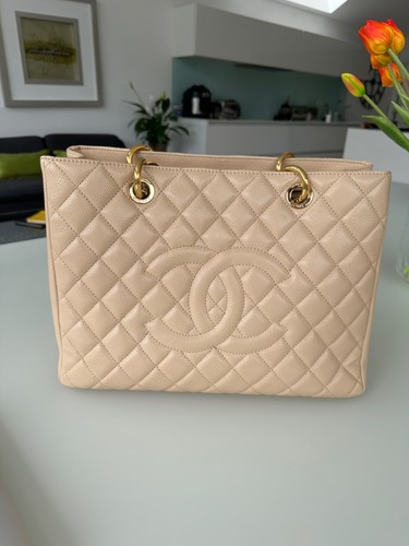 Authentic chanel beige gst bag - chanel,