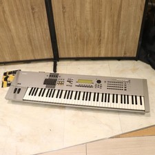 Yamaha Motif 7 76 Key
