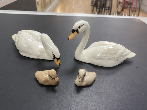 Pair vintage beswick swans - pair,