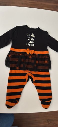 Months baby clothes - 6-9,