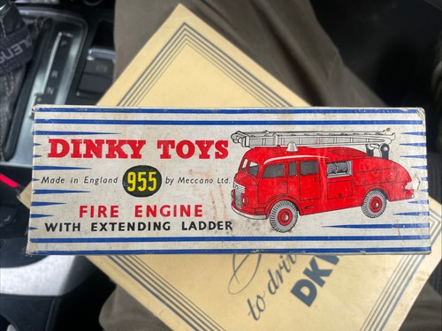 Dinky toys 955 fire engine - 955,