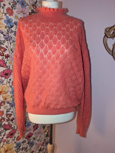 Knitted knotted - knitted,