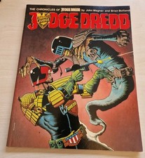 TITAN BOOKS - THE CHRONICLES OF JUDGE DREDD VOL 1 - 1986 - GOOD CONDITION