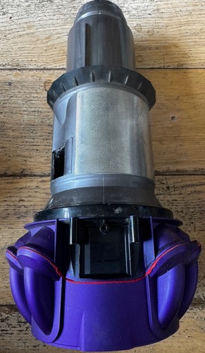 Genuine dyson v10 - dyson, big