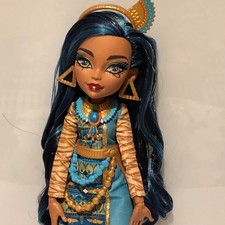 Monster high doll Cleo De Nile with blue streaked hair