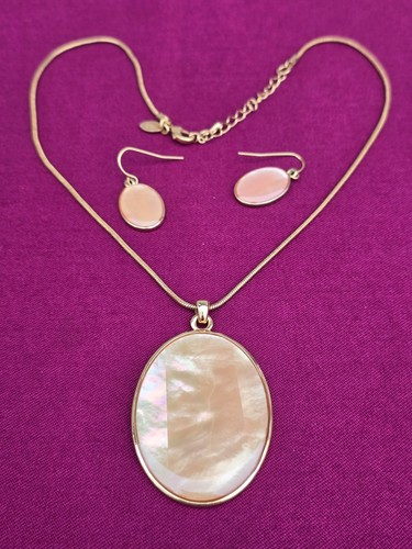 Stunning 1990 gold - m&s,