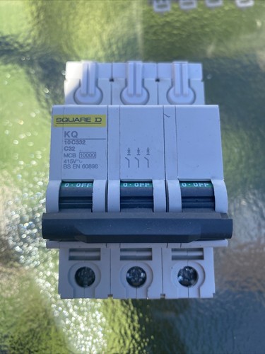 Square c32 triple pole - square,