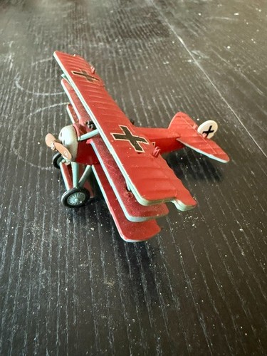 Red baron tri plane - red,