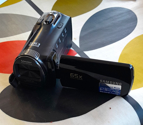 Samsung hmx h300 handheld - hd,