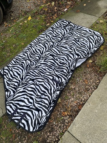 Black white zebra style - white,