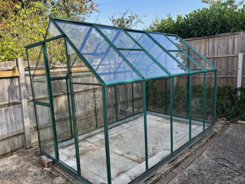 Green metal frame - metal,