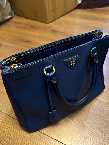 Prada blue saffiano leather - blue,