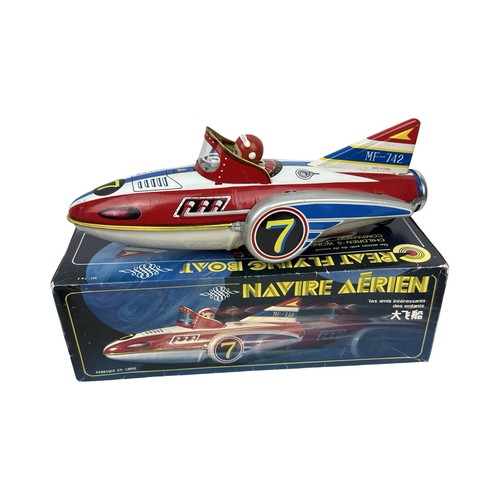 Tinplate great flying - flying, boat