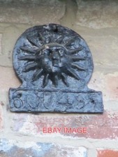 PHOTO  CLOSE UP OF THE FIRE