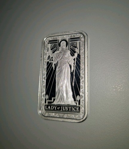 Pamp lady justice 999 - lady, 1