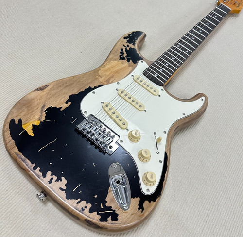 String aged relic guitar - string,