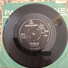 THE BEATLES "SHE LOVES YOU" 45
