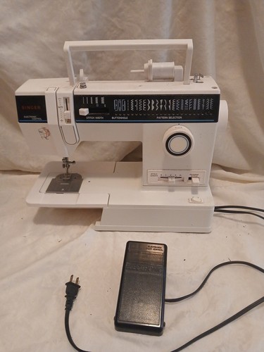 Singer sewing machine 4562 - sewing,