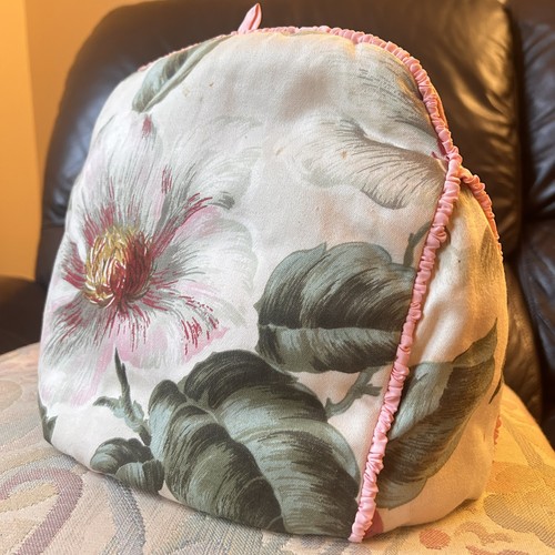 Vtg floral padded - floral, tea
