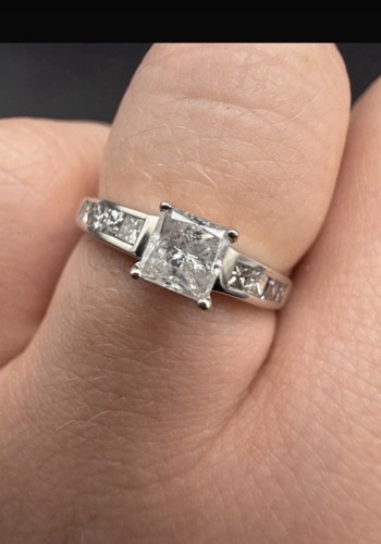 White gold princess cut - white,
