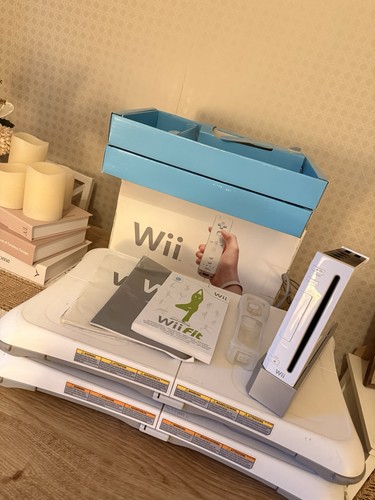 Nintendo wii white console - wii,