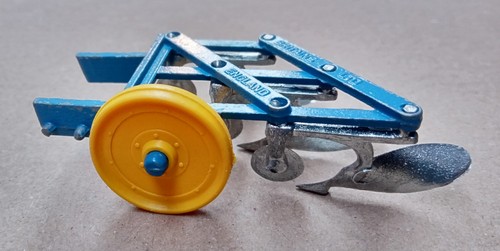 Britains diecast metal - britains,