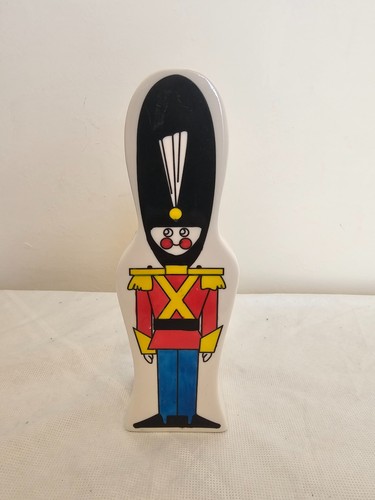 The guardsman money box - "the,