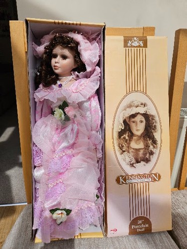 Victorian 20in porcelain - 20in,