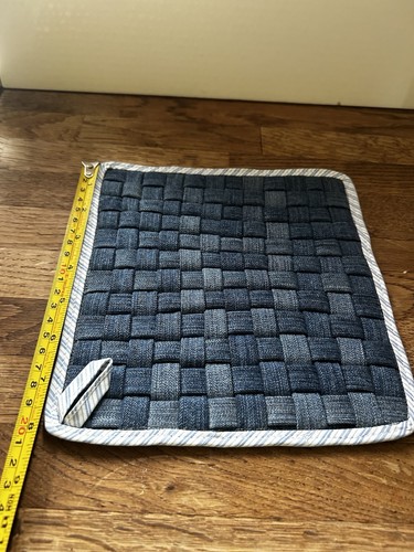 Square woven fabric placemat - woven,