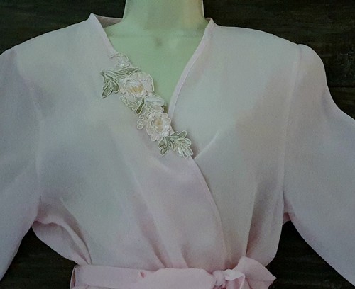 Vtg pink embroidered flowers - vtg,